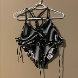 Cupshe Bikini with reversible bottoms